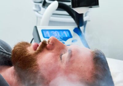 cryo-facial-model_896s0_1315616723