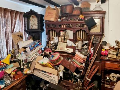 Decluttering assistant